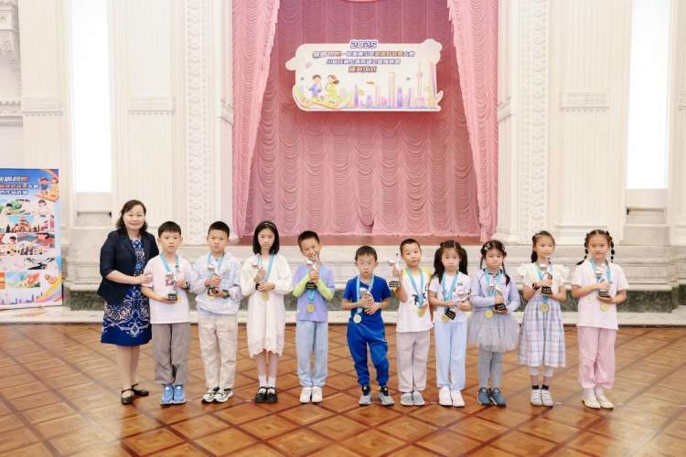 RiLl, 奖小棋手颁 RiLl, 奖小棋手颁