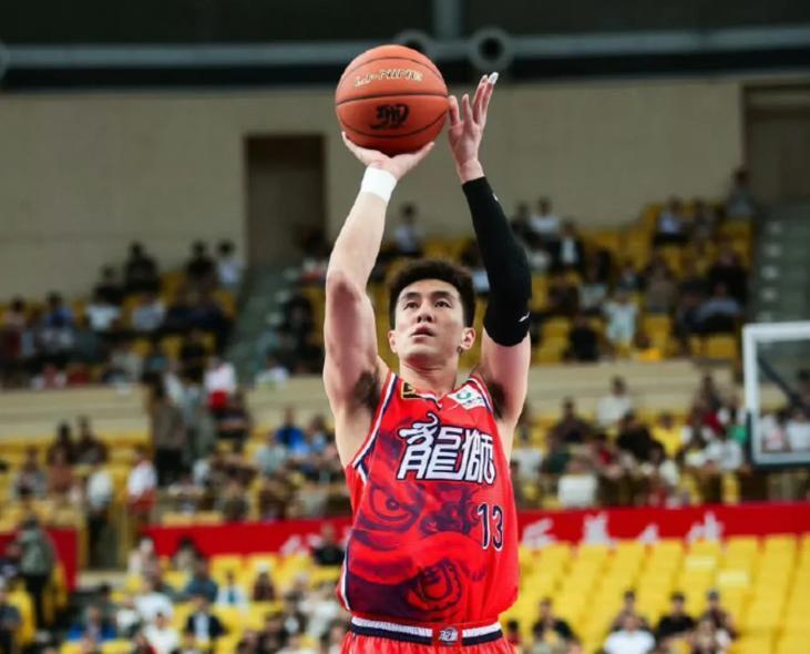 篮俱乐部专, 他在休赛期, 能重返辽宁 篮俱乐部专, 他在休赛期, 能重返辽宁