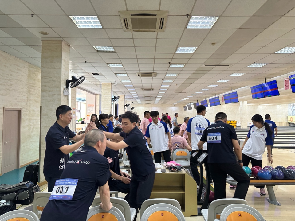 步推广了保, 球运动协会